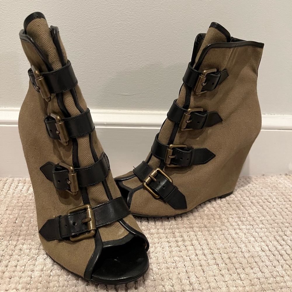 Listing for Rzaizy —Healed military boots by ASH good condition - Picture 9 of 16